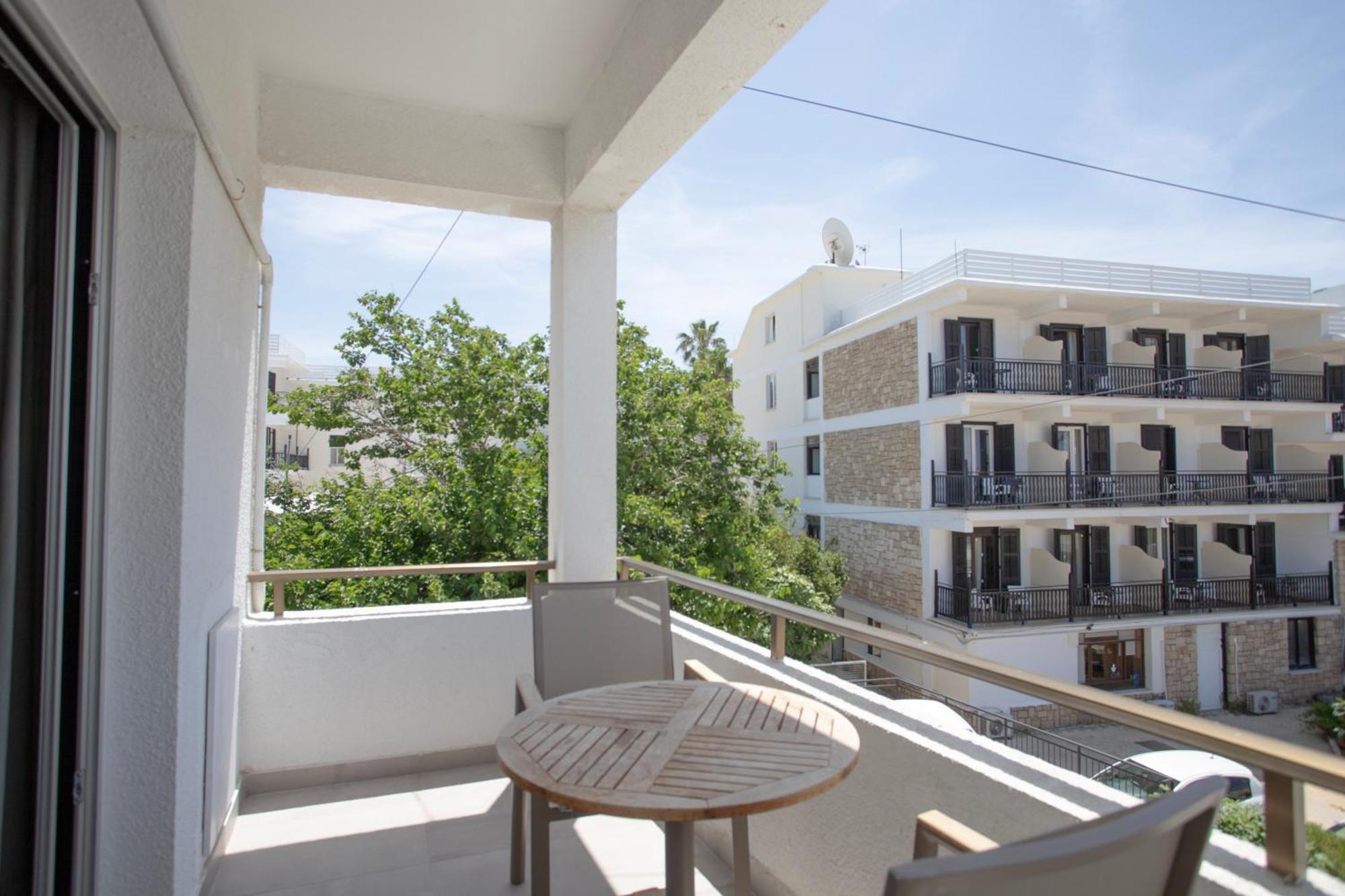 Papadavid Apartments Paphos Exteriör bild